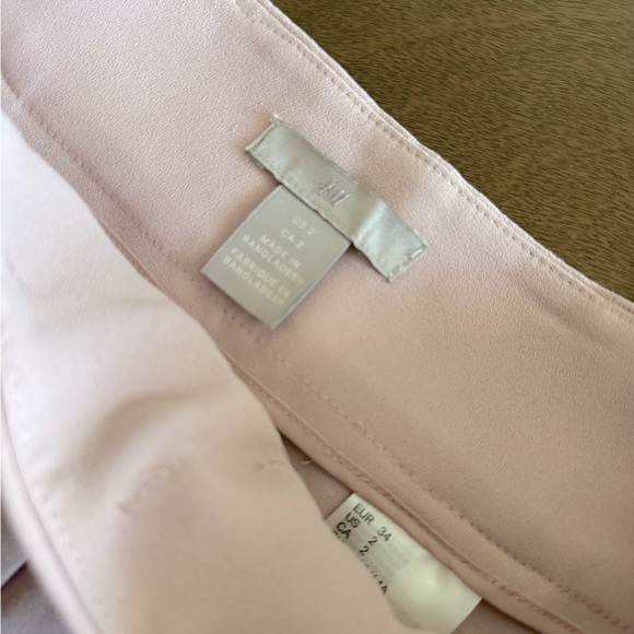 H&M shorts - size 2 - Picture 2 of 3